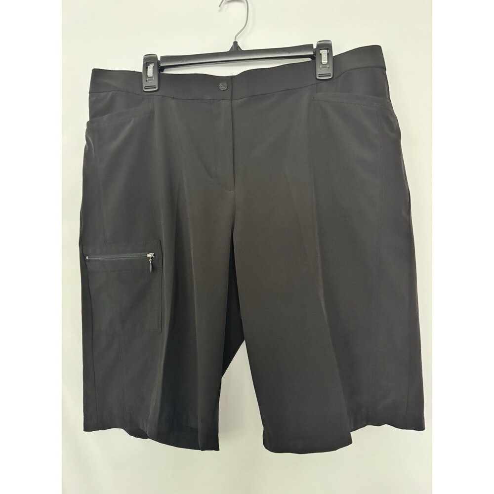 Chicos Shorts  Golf Zenergy Size 3  Zip Front Pocket Pre Owned Never Worn